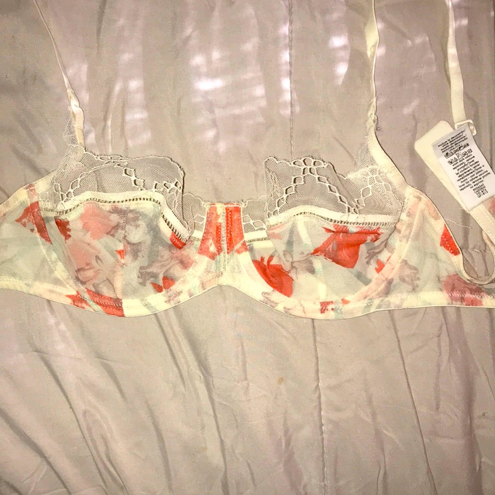 Lace flower bra